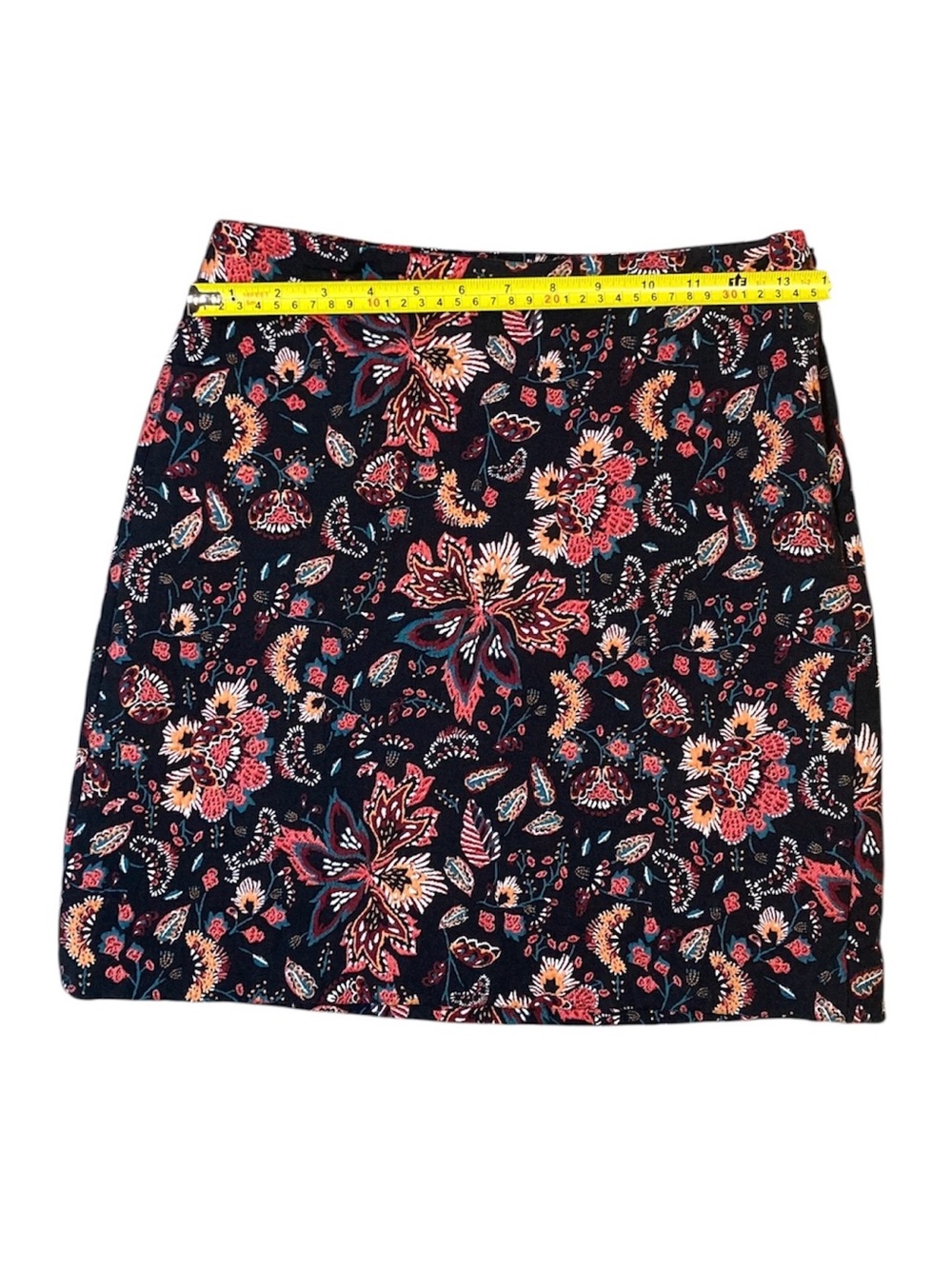 LOFT Pencil Skirt Black with Pink & Red Embroidered   Floral Size 0P - Picture 8 of 9